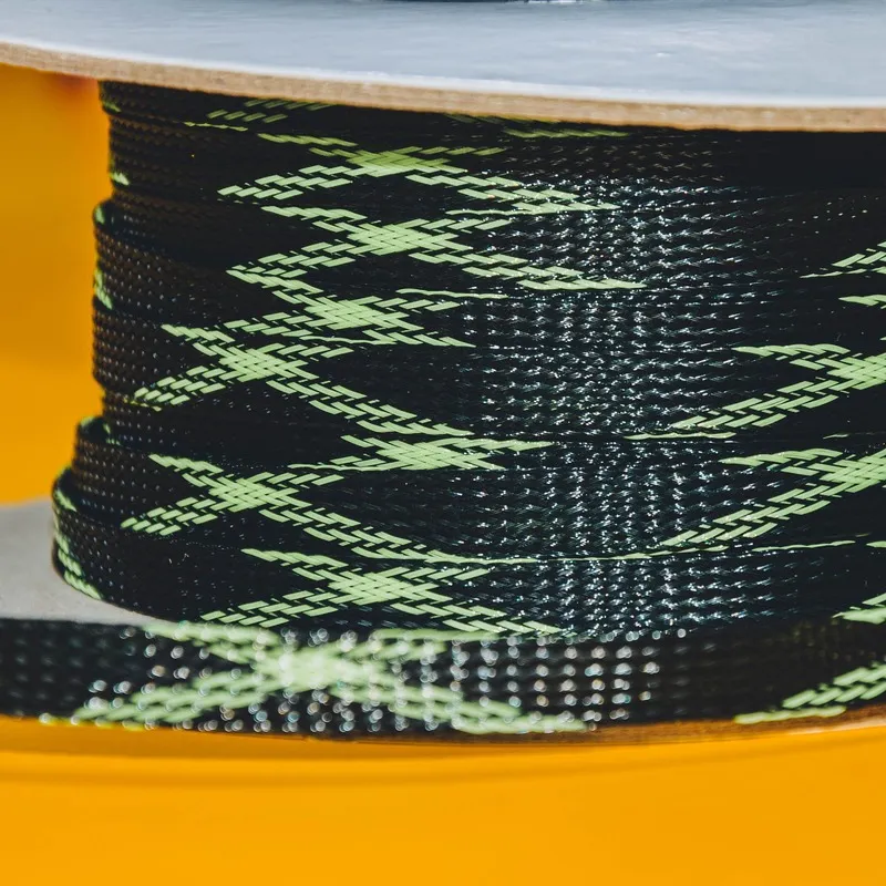 Защитная кабельная оплетка Global Audio PCB-8BG черно-зеленая (1б-50м) (1м) - фото